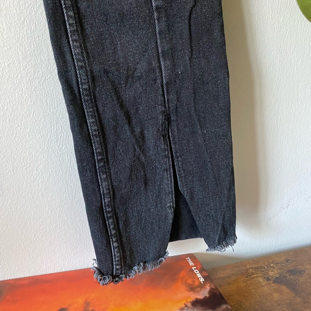 Abercrombie & Fitch Black High Rise Split Hem Straight Leg Denim Jeans size 28L - Picture 4 of 8